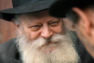The Lubavitcher Rebbe On "Find a Mentor"